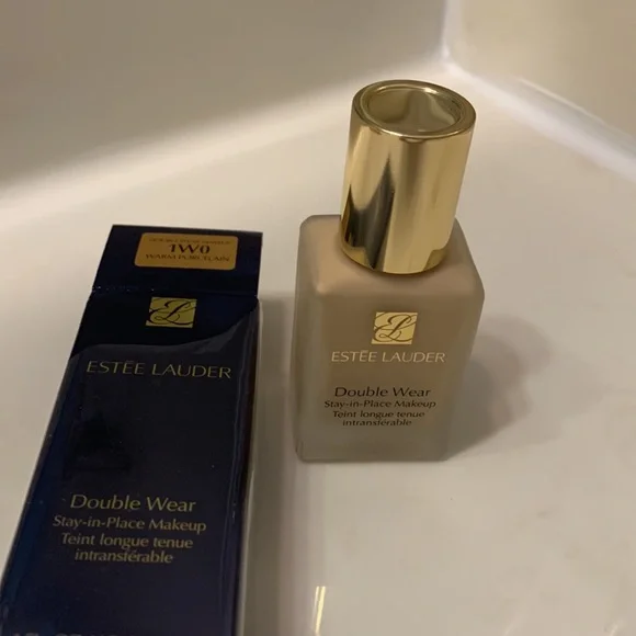 NEW NEVER USED Makeup: Estée Lauder Double Wear Foundation Color: Warm Porcelain - Picture 4 of 6